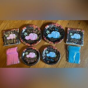 What will our little Pumpkin be Gender Reveal tableware.